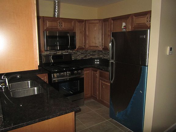 2nd image of 7047 S Crandon Ave Ste 203