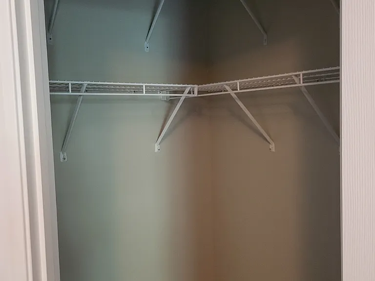 407 S Elgin Ct — Photo 35