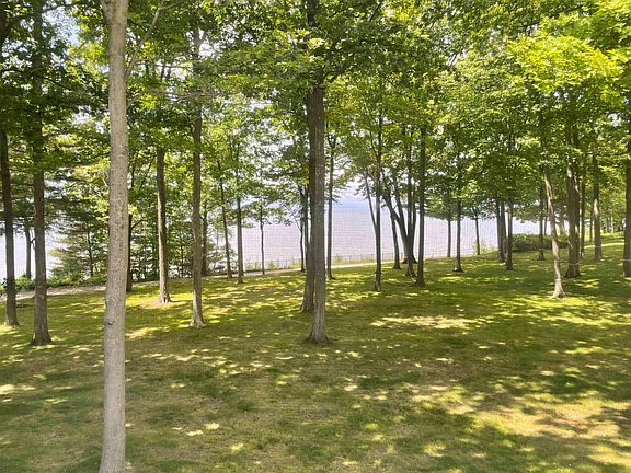 4th image of 127 Northshore Drive