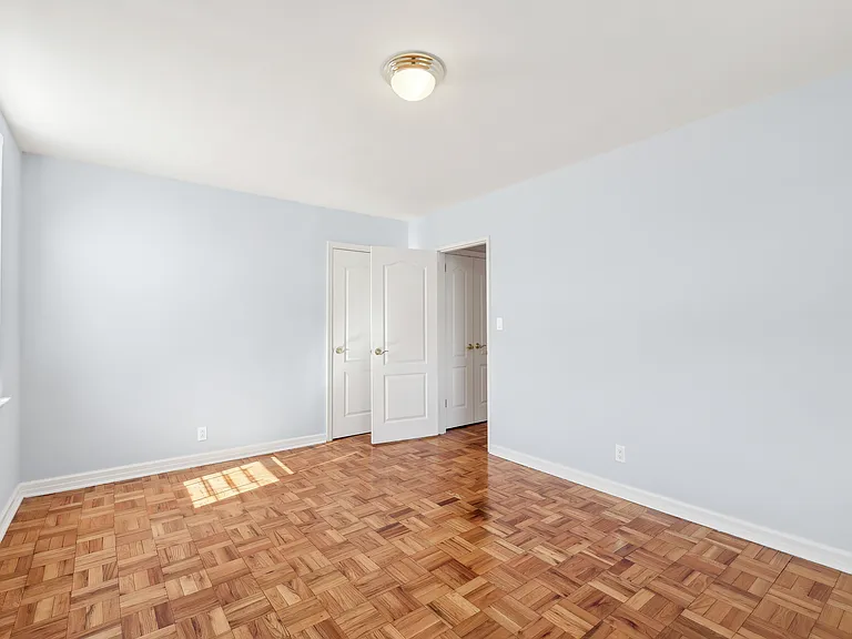 Harbor House — Photo 12