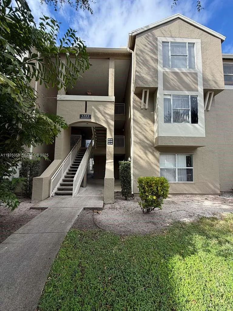 Building Photo - 1705 Palm Cove Blvd #1206