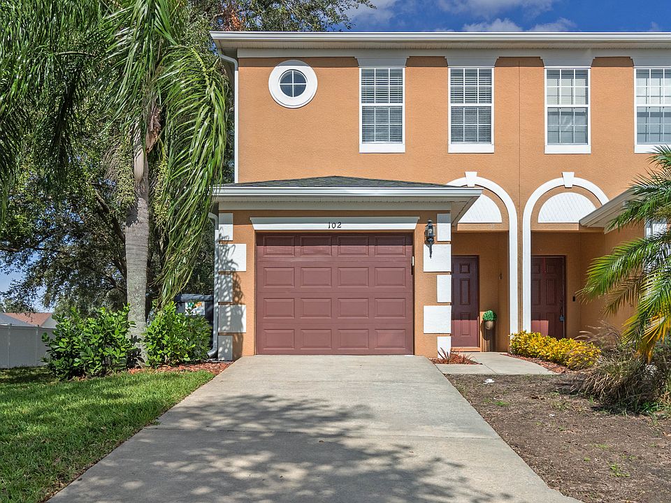 Front of Townhouse and garage
