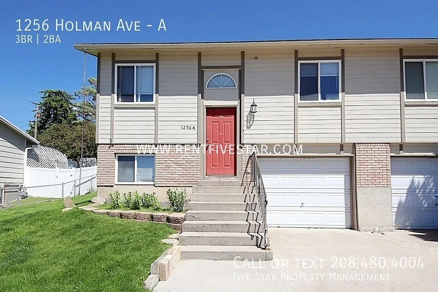 Spacious 3 Bedroom Duplex in North Pocatello! — Photo 1