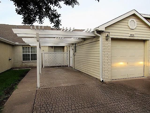 1st image of 2508 Brook Hollow Ct