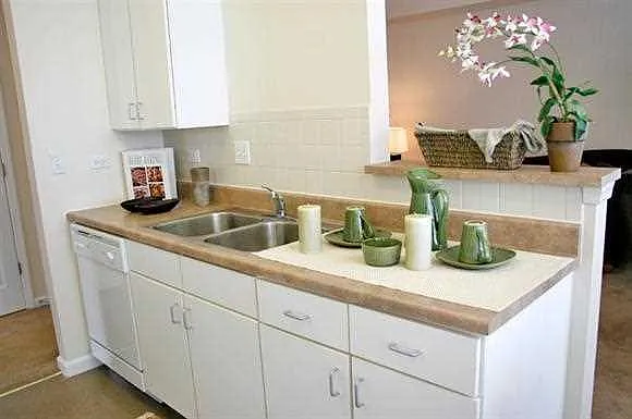 1001 N Compton Ave — Photo 9