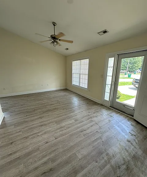 1128 Crescent Meadows Dr #B — Photo 3