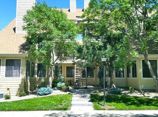 910 S Dahlia St UNIT B, Denver, CO 80246