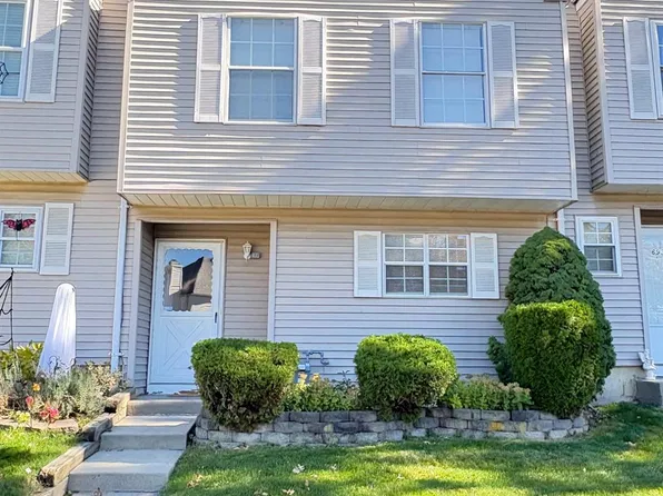 694 Darlington Dr, Old Bridge, NJ 08857
