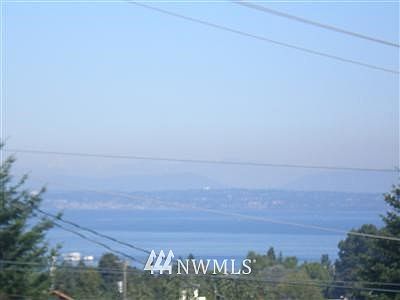 1st image of 4042 N Whitman