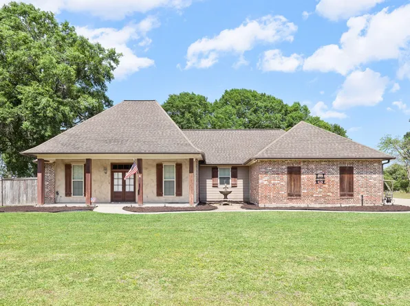 1049 Honey Comb Dr, Saint Martinville, LA 70582