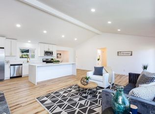855 Warmlands Ave, Vista, CA 92084
