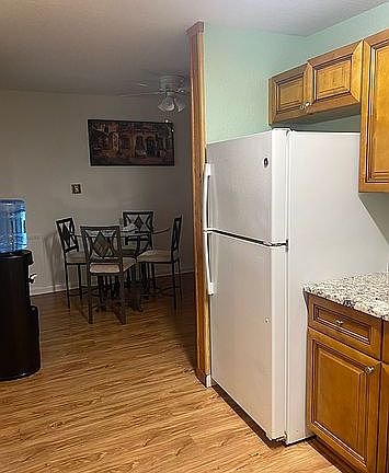 5th image of 15055 Harding Ave