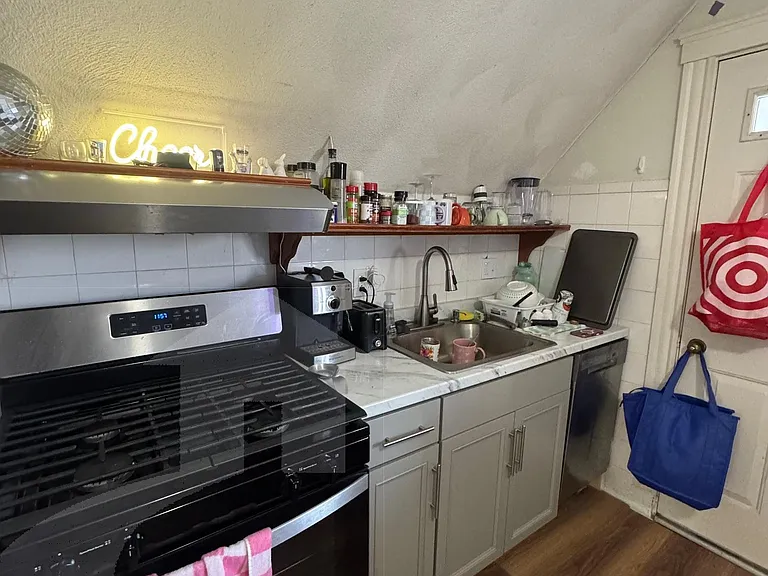 128 Boston Ave #3 — Photo 2