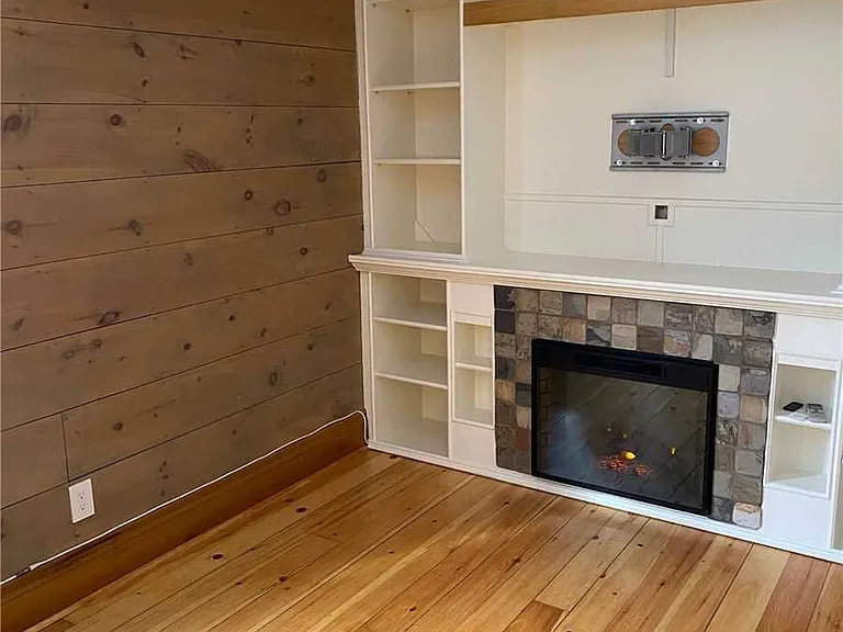 22 Croft St — Photo 14