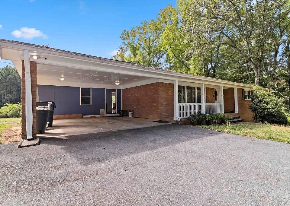 1646 Highway 92 N