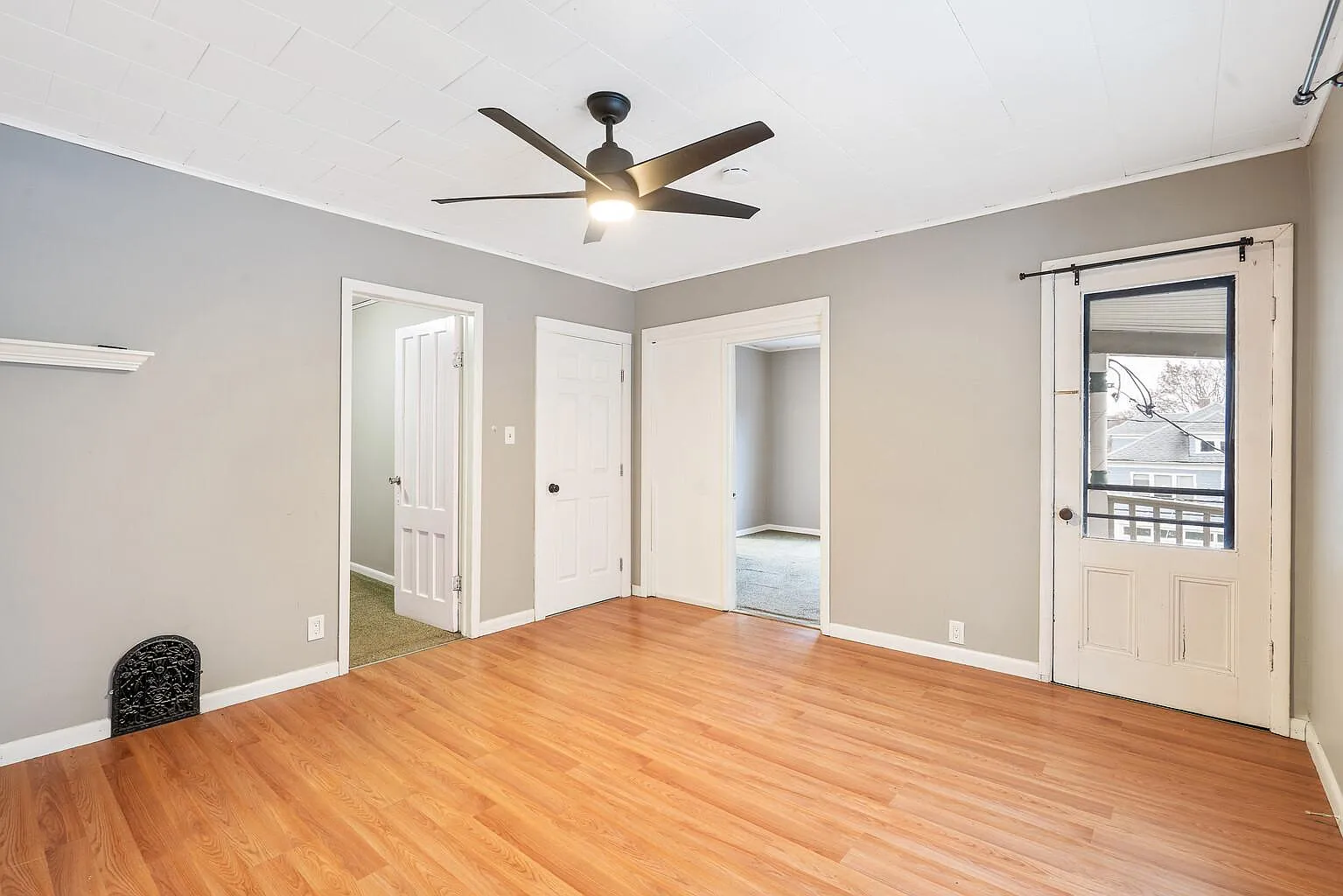 313 Tompkins St — Photo 3