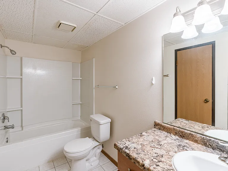 Fargo, ND France Apartments | Bathroom