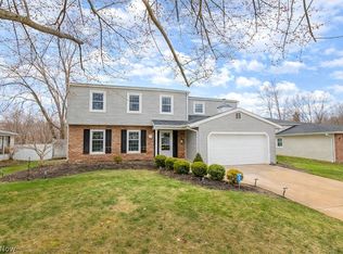 28469 Windsor Dr, North Olmsted, OH