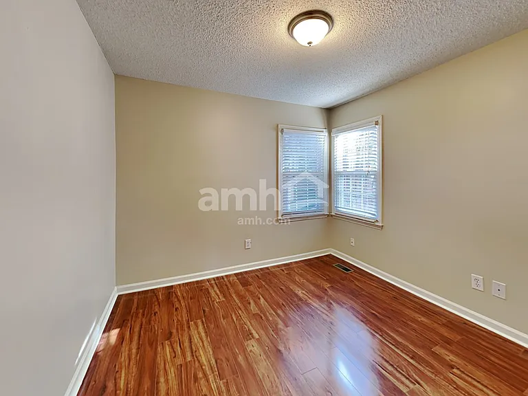 8633 Swarthmore Dr — Photo 16