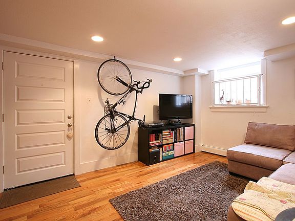 3rd image of 1374 N Ogden St #D