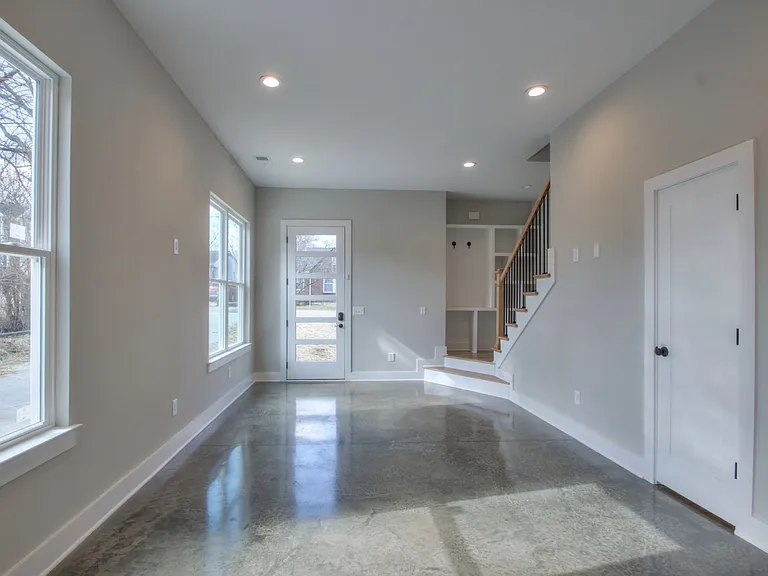 2810 Gear St — Photo 3