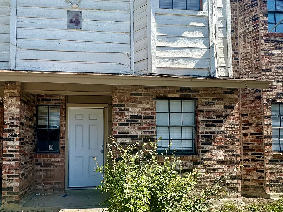 Newly renovated 2 Bed, 2.5 bath