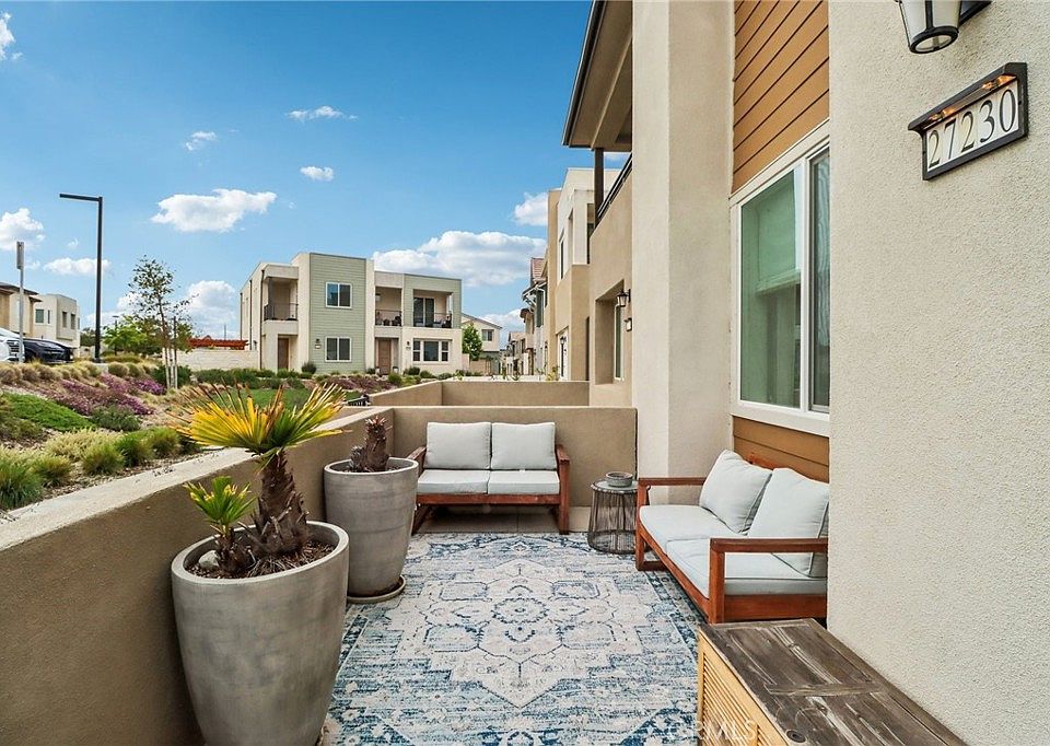 27230 Red Willow Ct, Valencia, CA 91381 | MLS #SR26078372 | Zillow