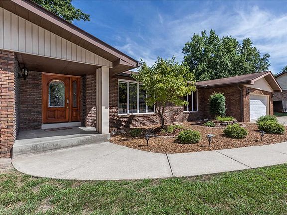 2nd image of 31 Red Oak Dr