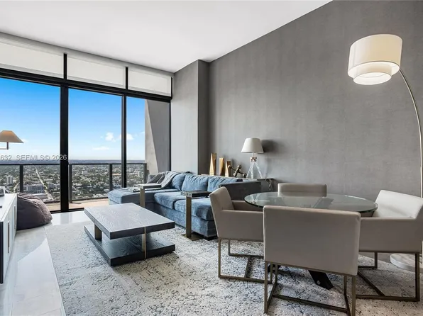 88 SW 7th St APT 4006, Miami, FL 33130