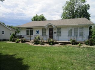 901 Fair Ave, Pana, IL 62557
