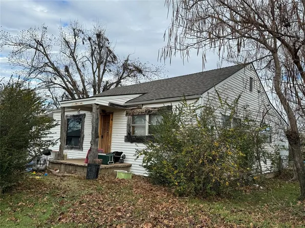 1823 S 21st St, Chickasha, OK 73018