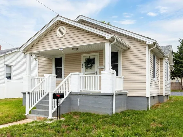 238 N Charlotte Ave, Waynesboro, VA 22980