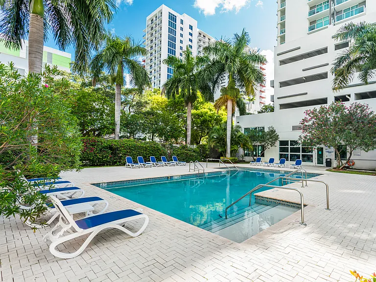 25 Biscayne Park — Photo 10