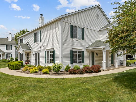 2nd image of 716 Fieldcrest Dr Unit B
