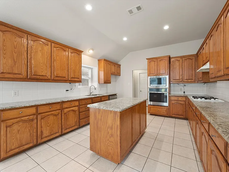 6103 Sea Island Trl — Photo 10