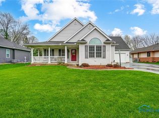 312 Westwood Dr, Bowling Green, OH 43402