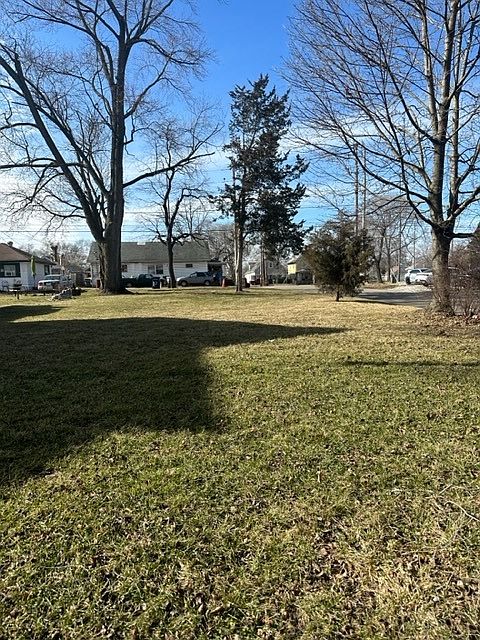 1st image of 132 N Traub Ave