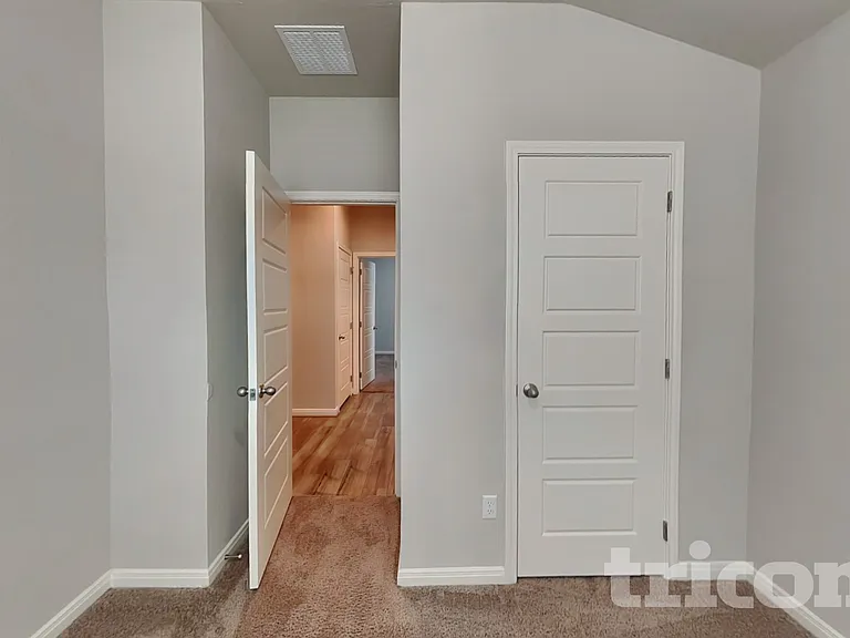 13661 Paxton Blvd — Photo 10