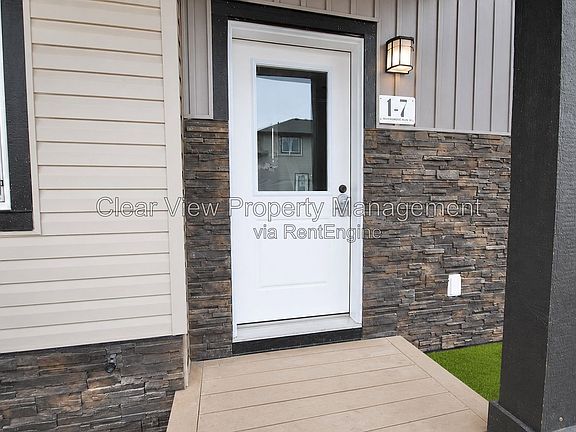 2nd image of 13 Rivergrove Run W #1