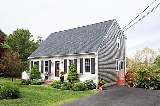 2nd image of 18 Jocelyn Ave