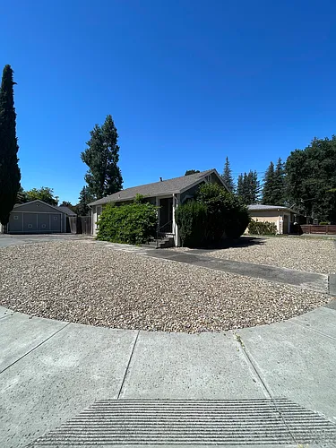 2201 W Park Ave Photo 1