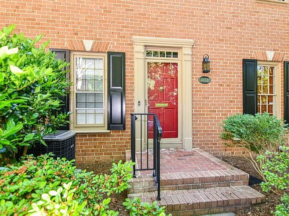 2nd image of 402 A Fisher Park Cir