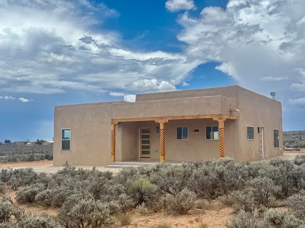 8 Calle Luna, Taos, NM 87571