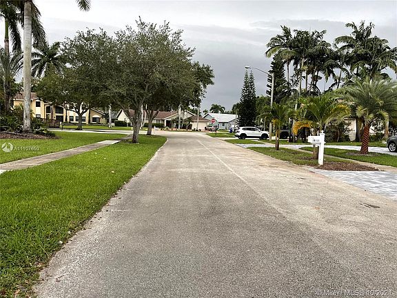 4th image of 20310 NW 7th St