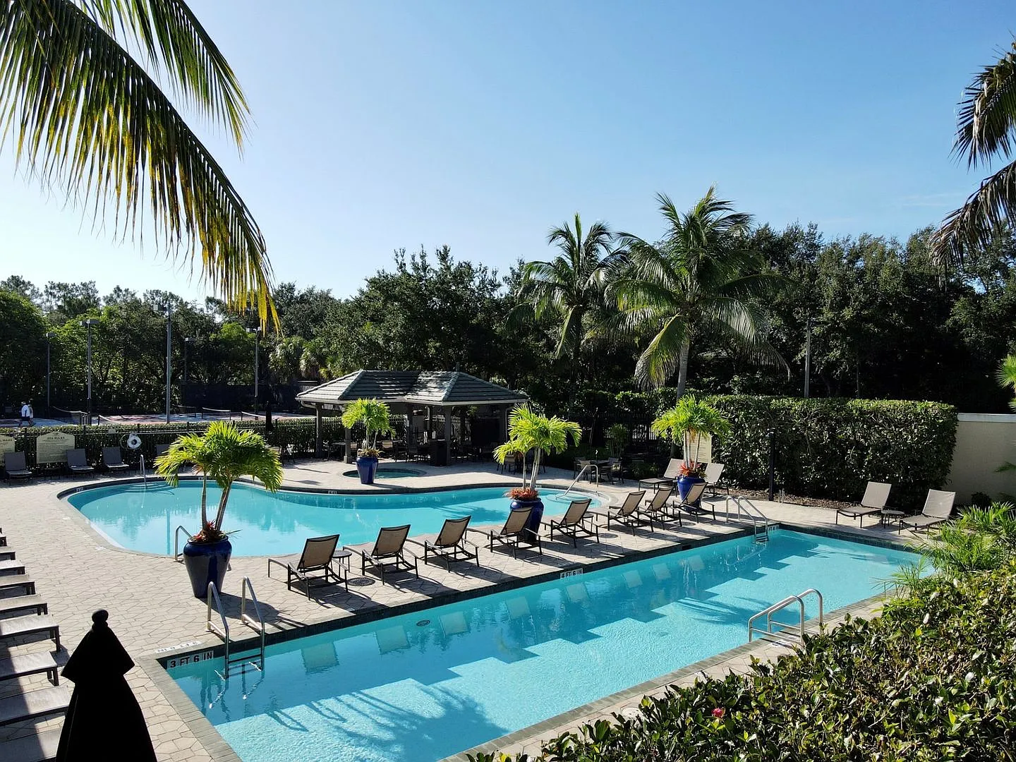 **Cypress Woods Country Club **Fully-Transferrable Bundled Golf Unit ** Furnished Seasonal Rental** — Photo 1
