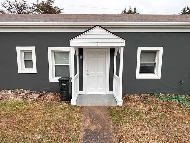 2 bed, 1.0 bath, 700 sqft, $1,100 — Photo 1