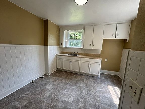 5th image of 56 Cummings St