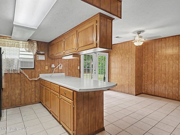 5th image of 107 Vance Pl