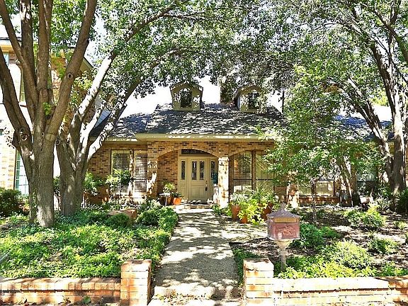 2nd image of 117 Lytle Place Dr