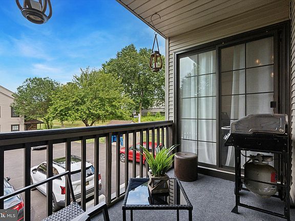 5th image of 284 Sassafras Ct